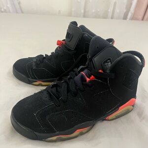 AIR JORDAN 6 RETRO